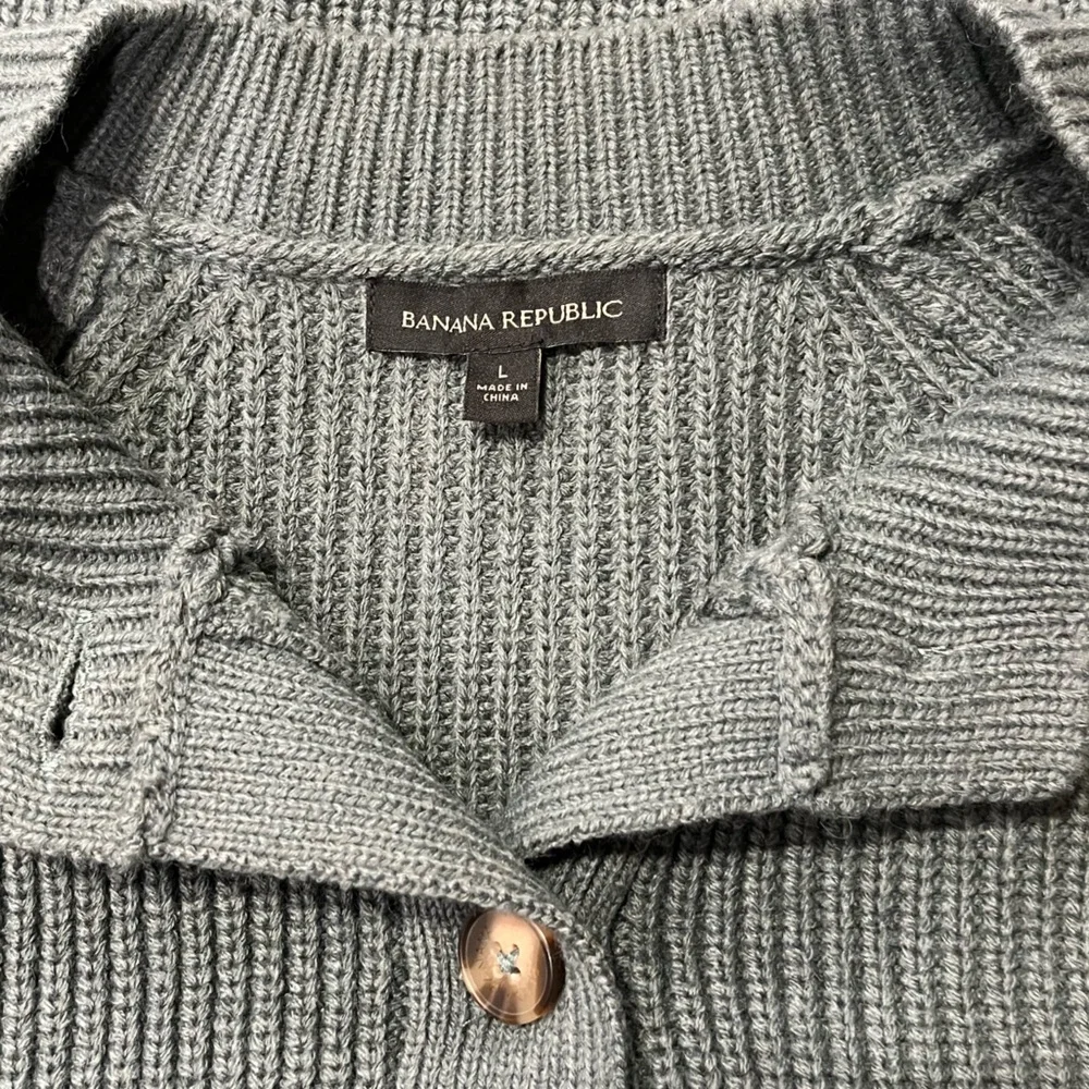 Banana Republic • Ribbed Green Cardigan • Size L • Button Front - Picture 6 of 6